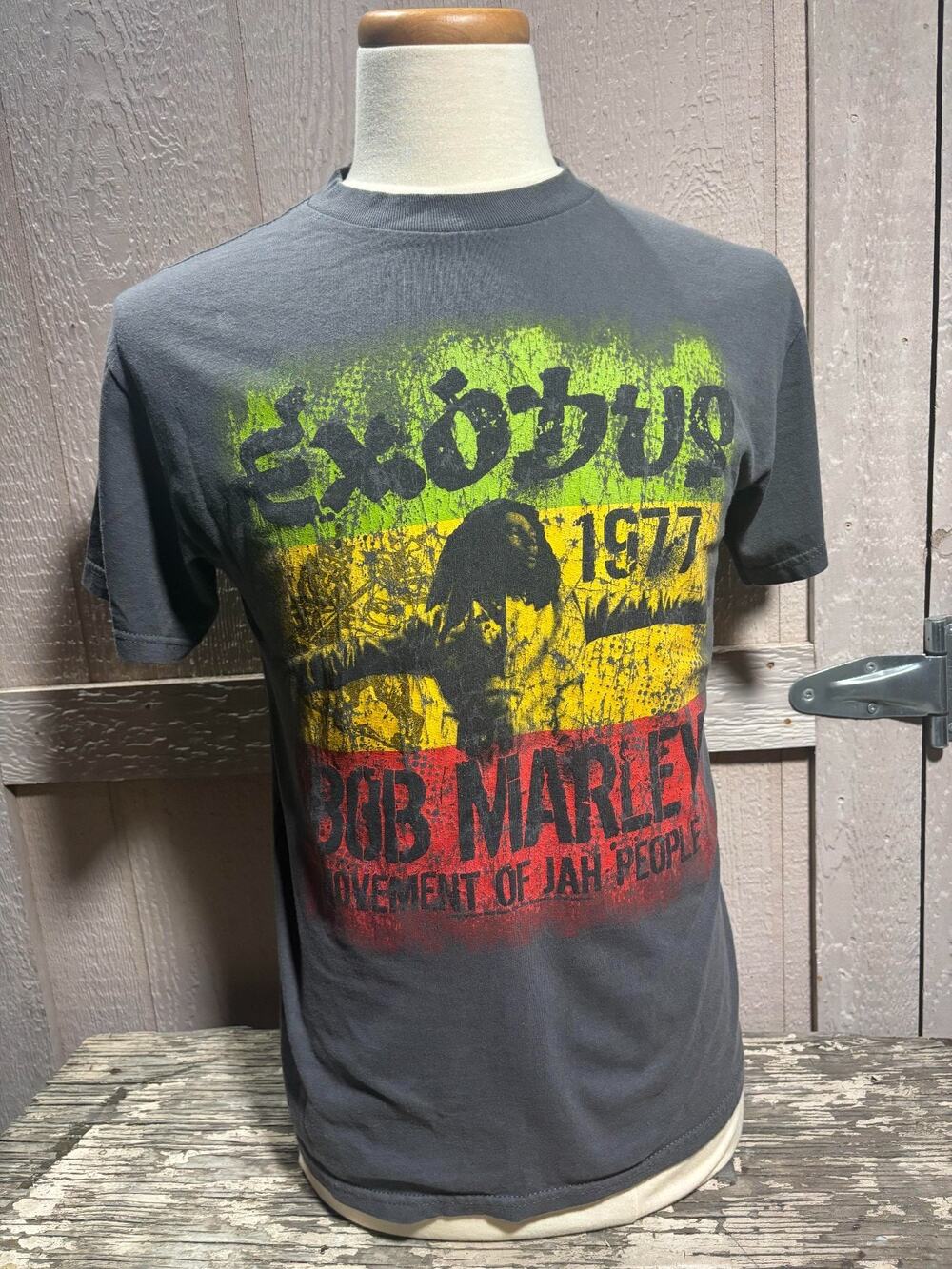 Bob Marley Exodus 1977 Grey Shirt Size Medium official Y2k reggae 2000s Zion